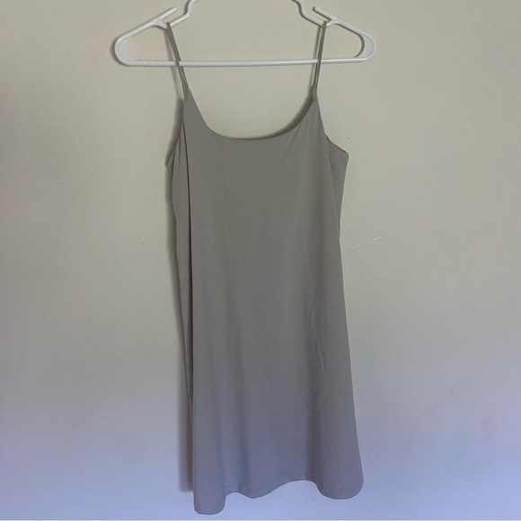 Vuori Lux Performance Tank Dress Sz S Tan/Beige Built in bra - Picture 2 of 4